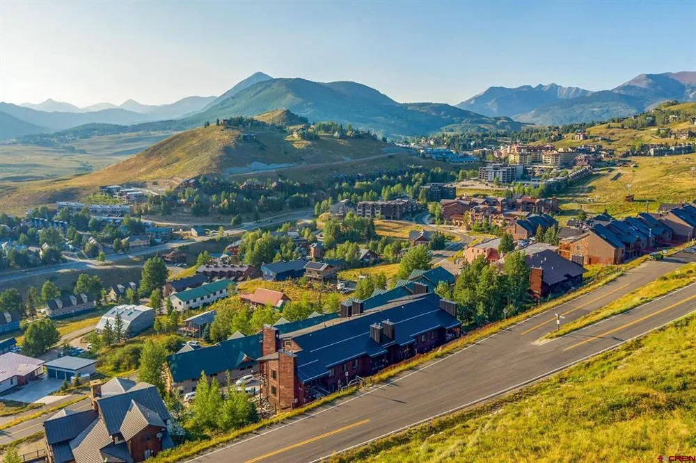 32 Hunter Hill Road #B205 Crested Butte, CO 81225