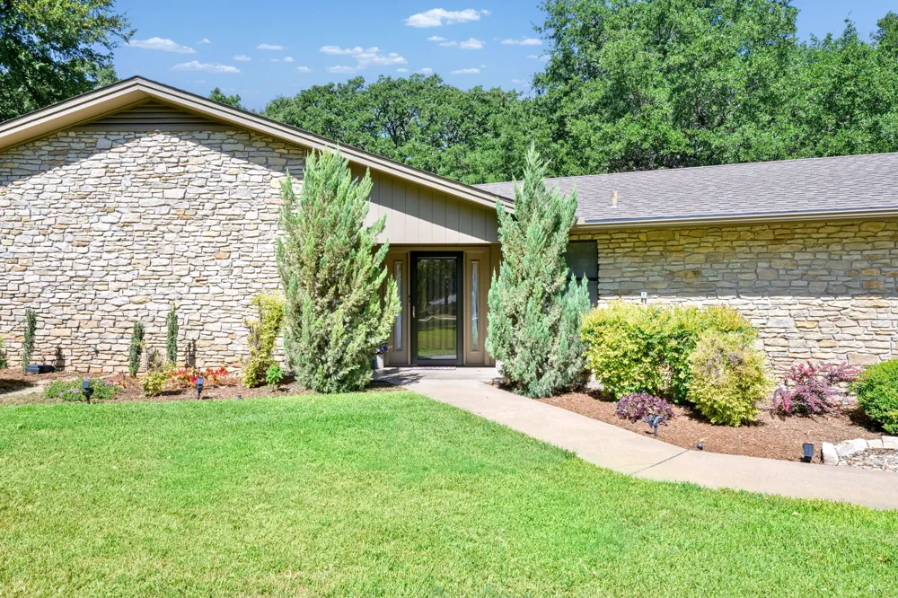123 Sandra Palmer Street Stephenville, TX 76401