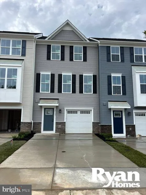 6729 SHELTON LANE