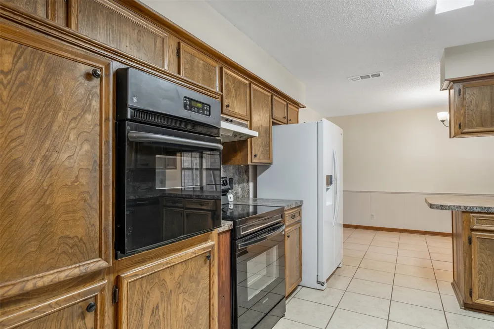 2814 Pineview Tyler, TX 75704