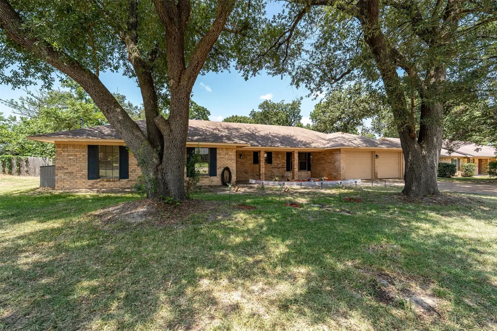 2814 Pineview Tyler, TX 75704