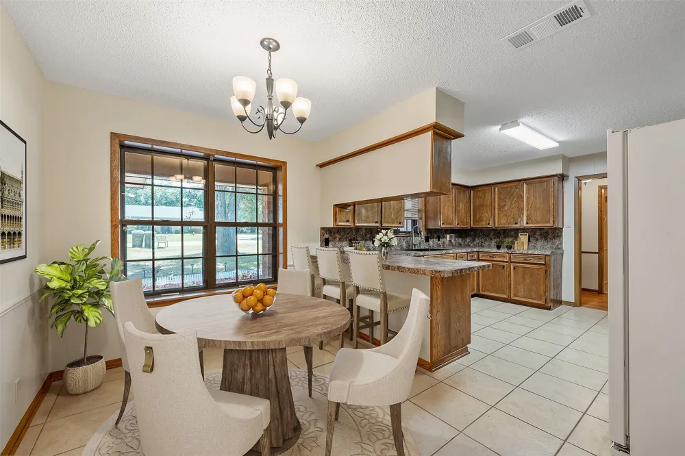 2814 Pineview Tyler, TX 75704