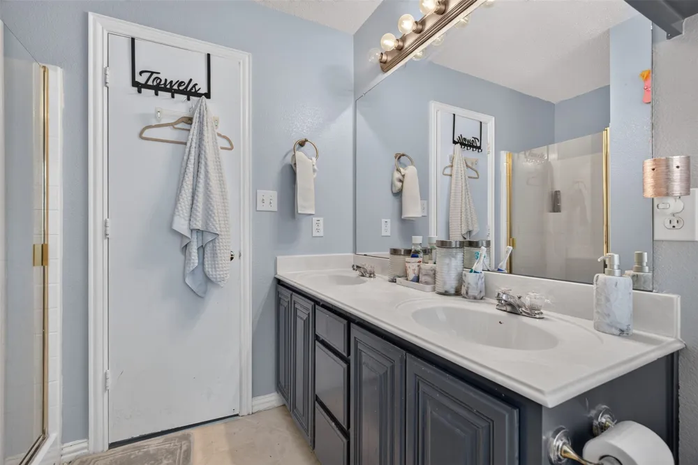 103 Post Oak Drive Waxahachie, TX 75165