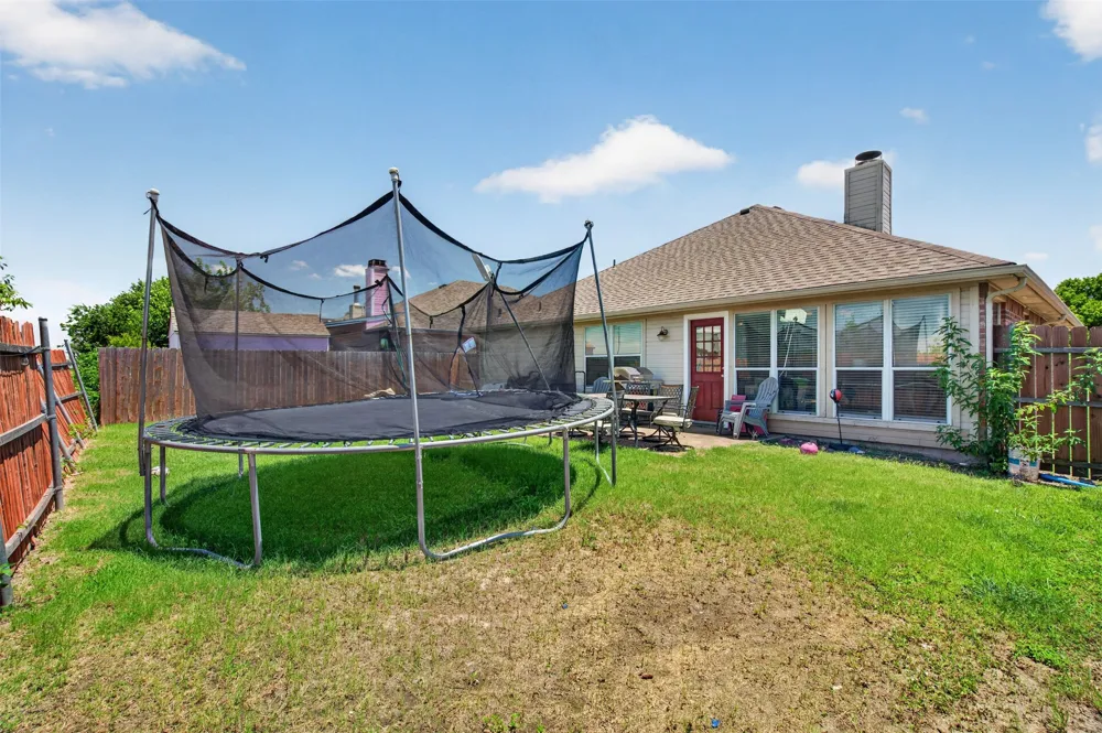 103 Post Oak Drive Waxahachie, TX 75165