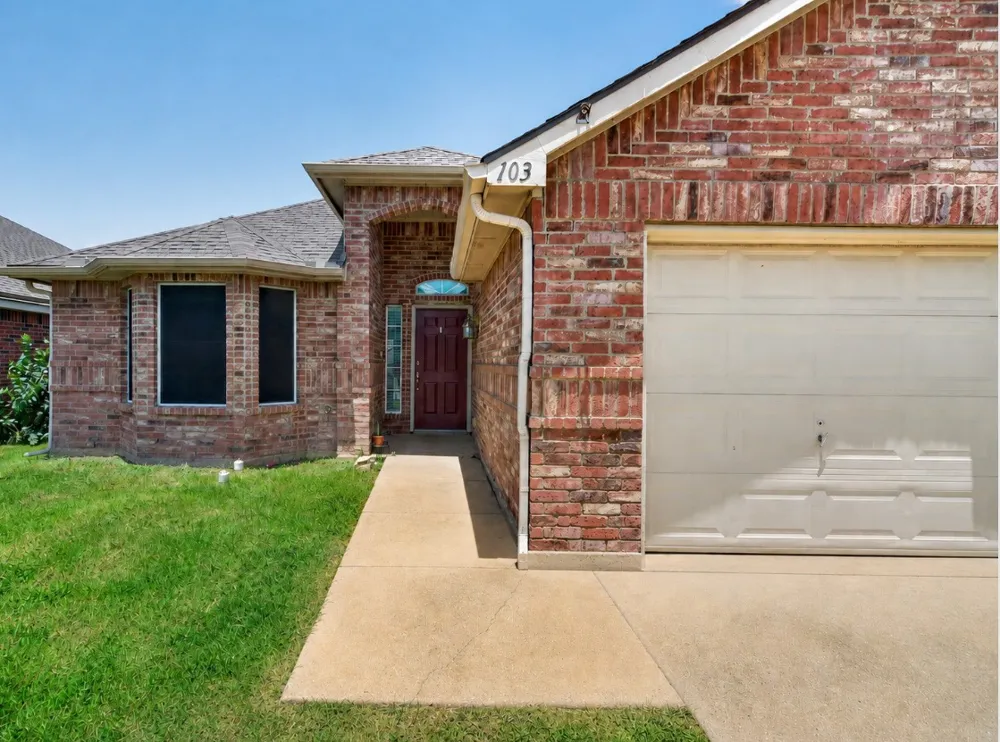 103 Post Oak Drive Waxahachie, TX 75165