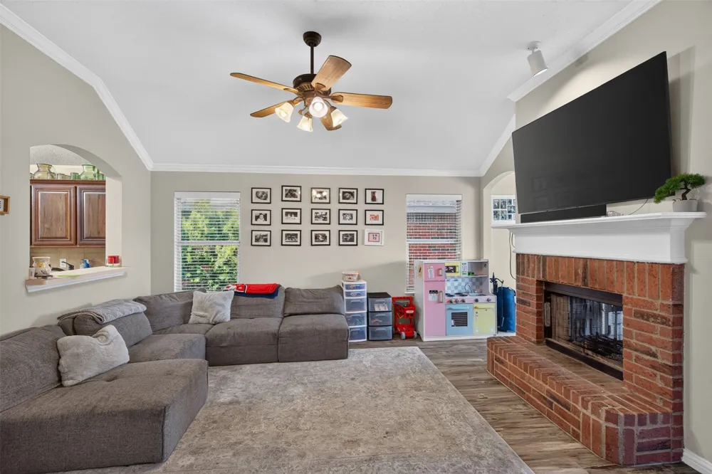 103 Post Oak Drive Waxahachie, TX 75165
