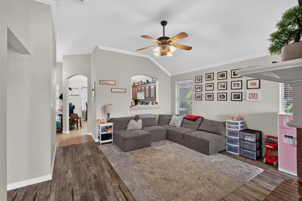 103 Post Oak Drive Waxahachie, TX 75165