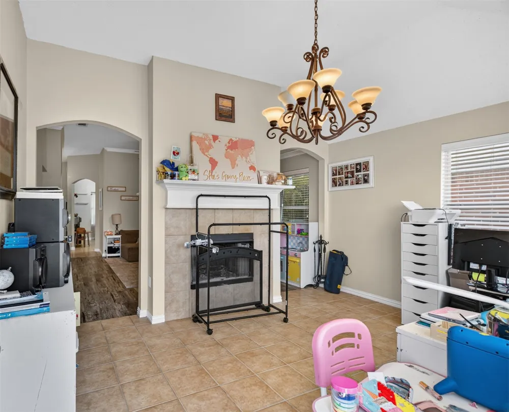 103 Post Oak Drive Waxahachie, TX 75165