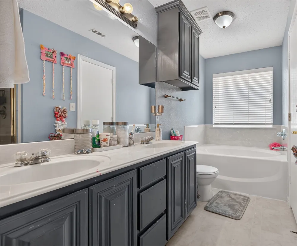 103 Post Oak Drive Waxahachie, TX 75165