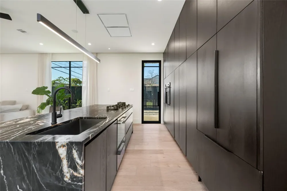 419 W 30th Street Houston, TX 77018
