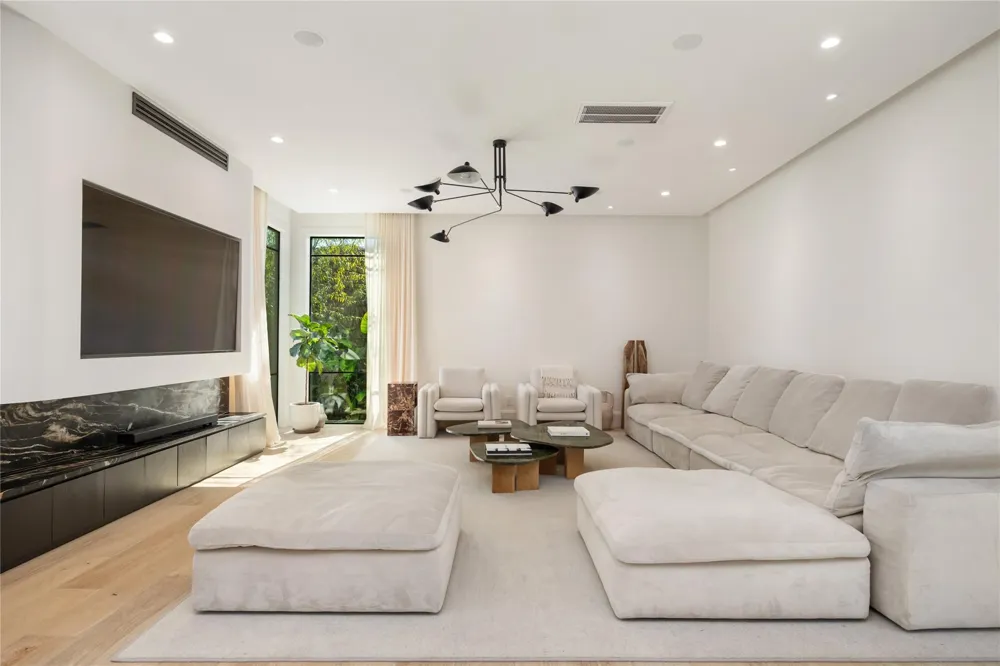 419 W 30th Street Houston, TX 77018