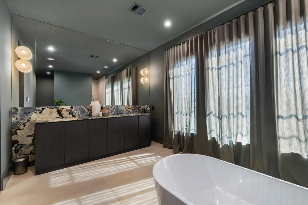 419 W 30th Street Houston, TX 77018