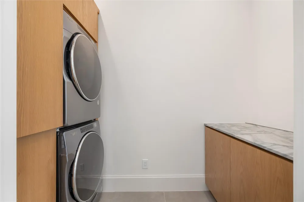 419 W 30th Street Houston, TX 77018