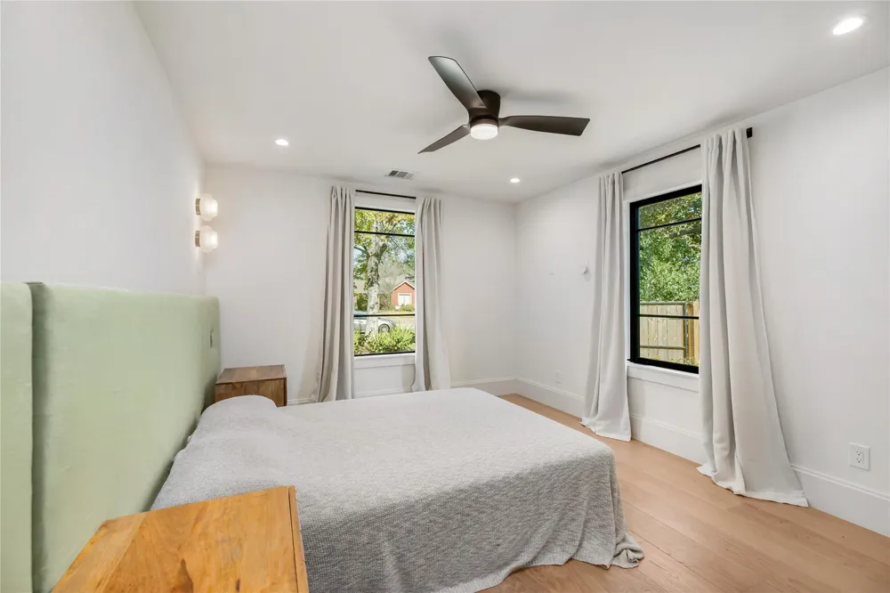 419 W 30th Street Houston, TX 77018