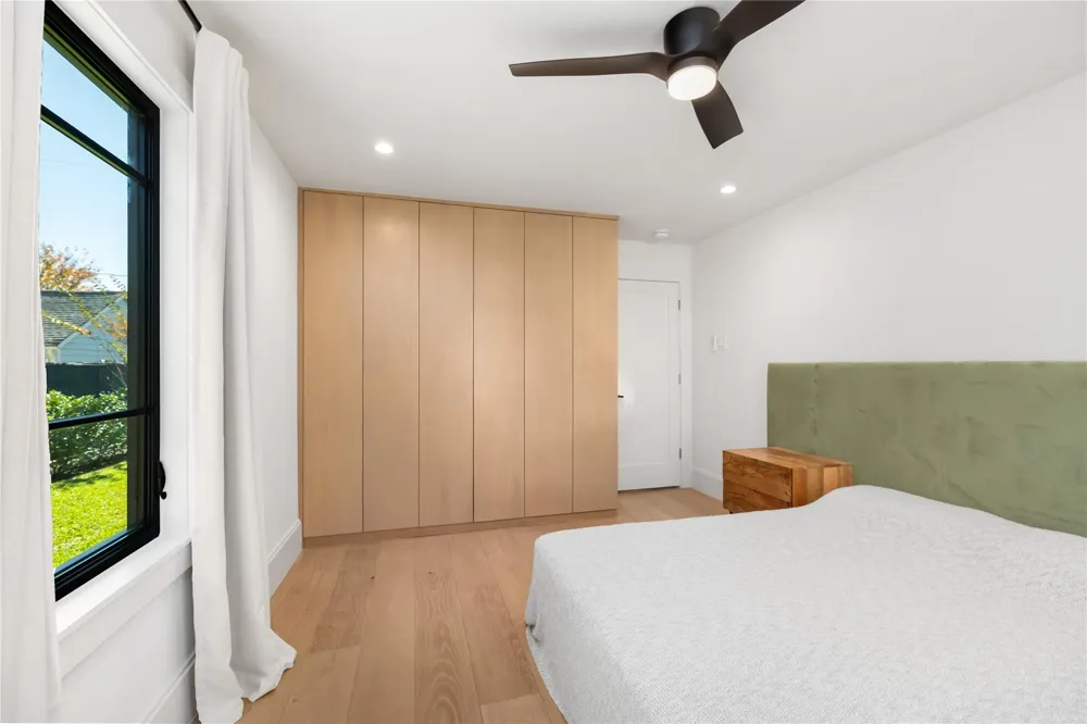 419 W 30th Street Houston, TX 77018