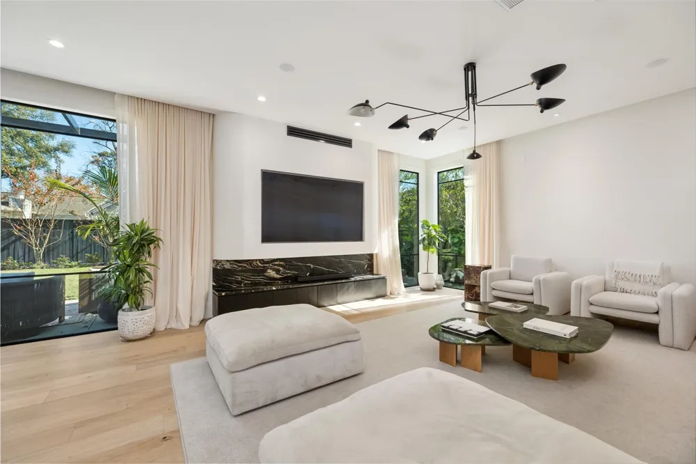 419 W 30th Street Houston, TX 77018