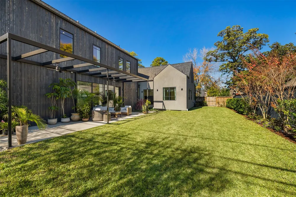 419 W 30th Street Houston, TX 77018
