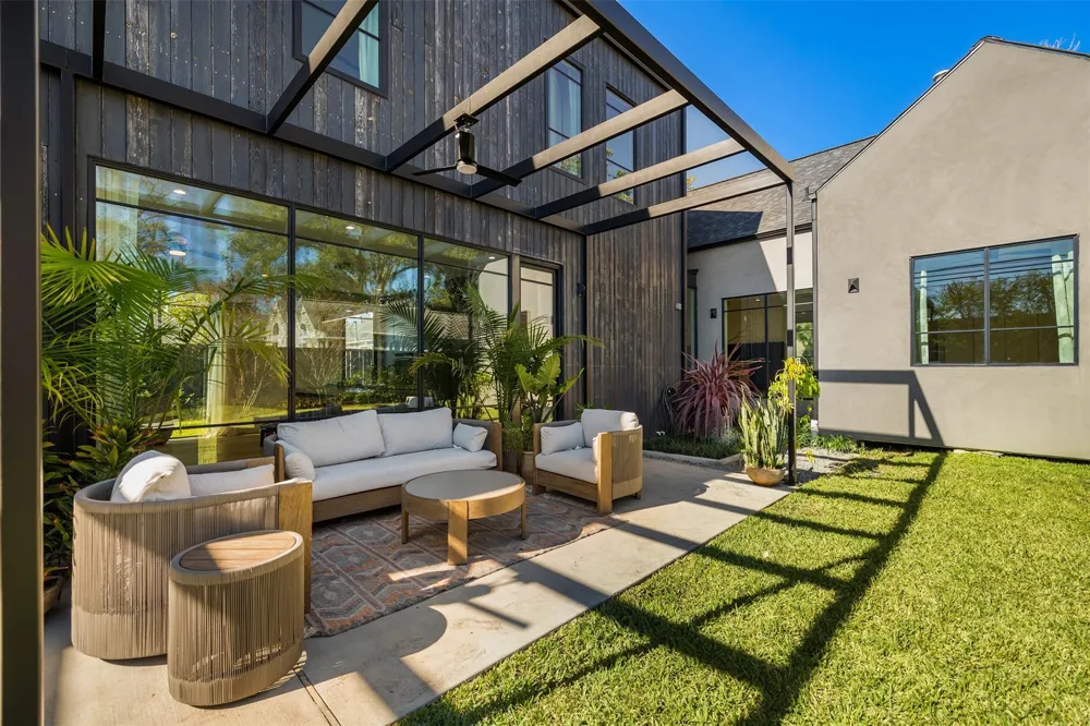 419 W 30th Street Houston, TX 77018