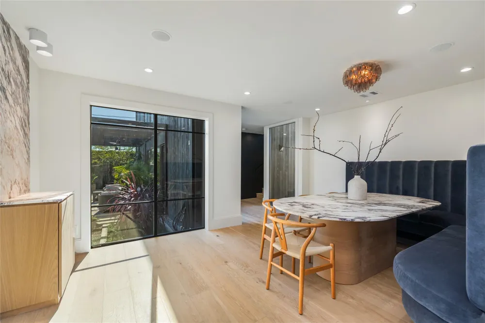 419 W 30th Street Houston, TX 77018
