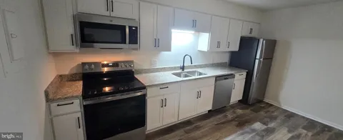 22 S SAINT JOHN STREET #2ND FL