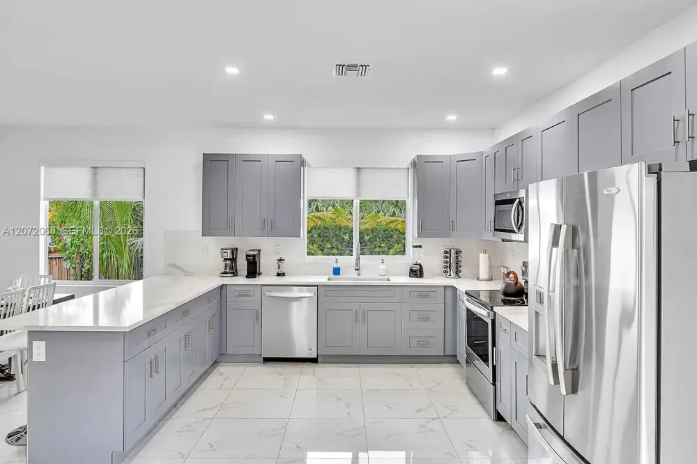 10245 SW 212th St Cutler Bay, FL 33189