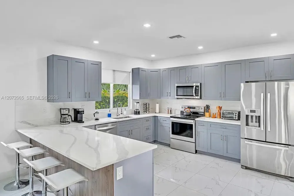 10245 SW 212th St Cutler Bay, FL 33189