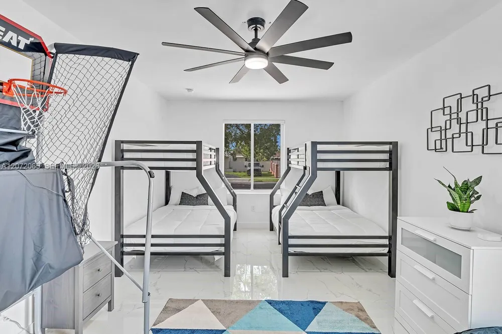 10245 SW 212th St Cutler Bay, FL 33189