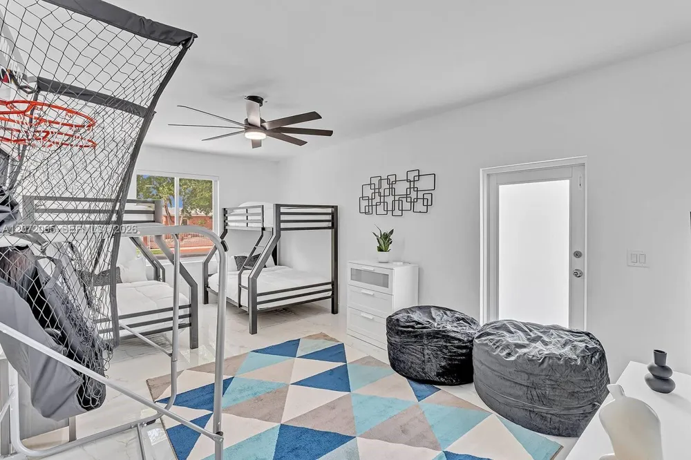 10245 SW 212th St Cutler Bay, FL 33189