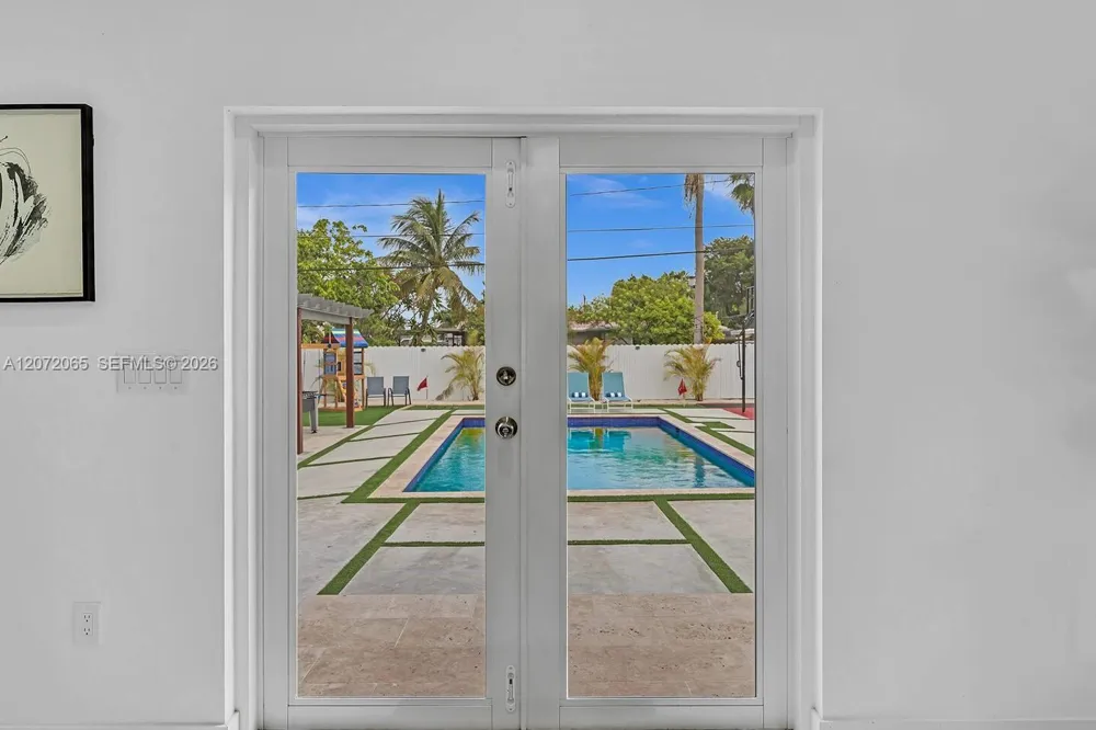 10245 SW 212th St Cutler Bay, FL 33189