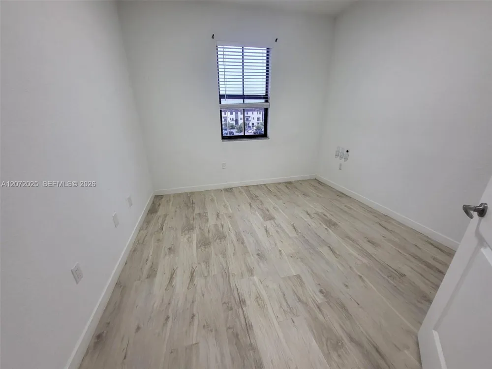 15560 SW 136th St #213 Miami, FL 33196
