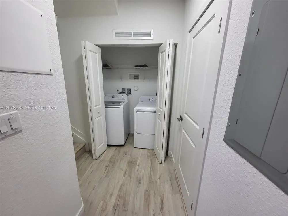15560 SW 136th St #213 Miami, FL 33196