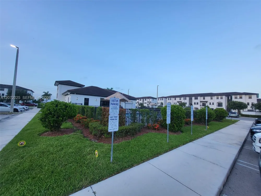 15560 SW 136th St #213 Miami, FL 33196