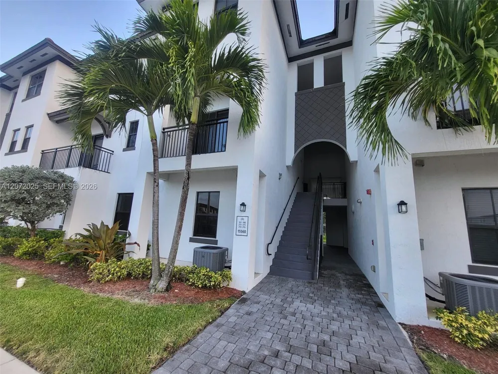 15560 SW 136th St #213 Miami, FL 33196
