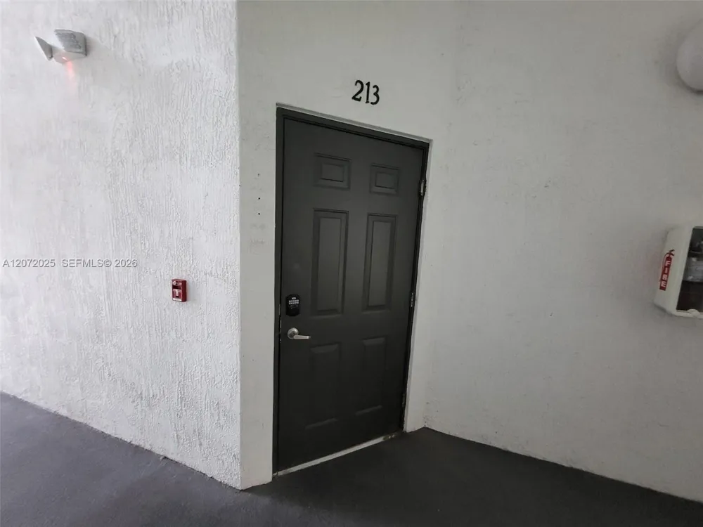 15560 SW 136th St #213 Miami, FL 33196