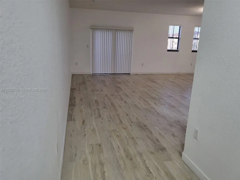 15560 SW 136th St #213 Miami, FL 33196