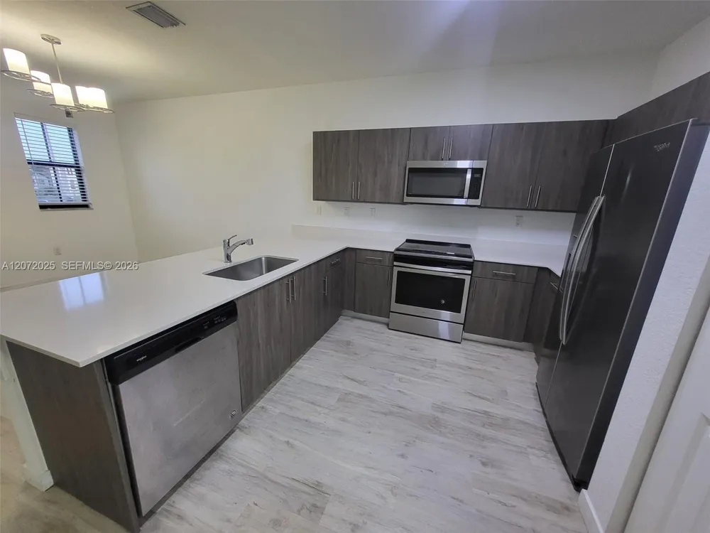 15560 SW 136th St #213 Miami, FL 33196