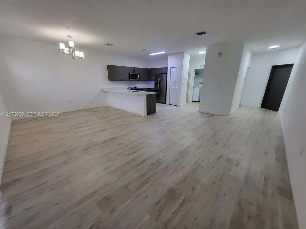 15560 SW 136th St #213 Miami, FL 33196