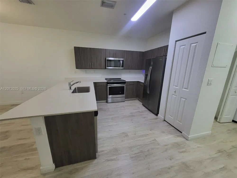 15560 SW 136th St #213 Miami, FL 33196