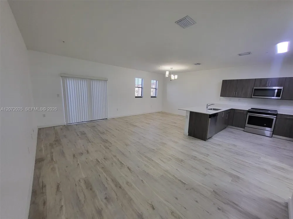 15560 SW 136th St #213 Miami, FL 33196