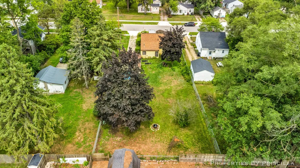 348 Ridgewood Street SE Kentwood City, MI 49548