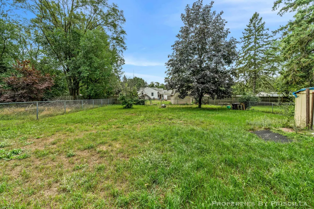 348 Ridgewood Street SE Kentwood City, MI 49548