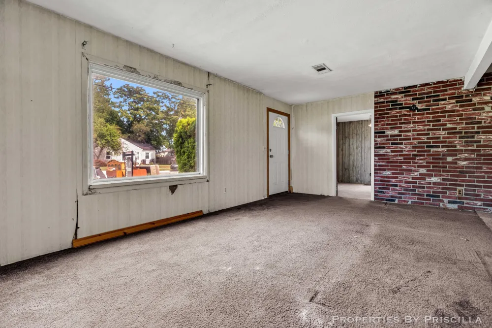348 Ridgewood Street SE Kentwood City, MI 49548