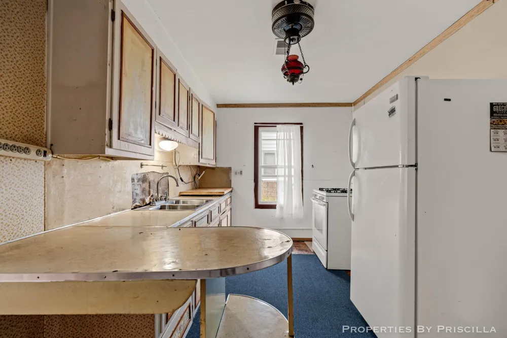 348 Ridgewood Street SE Kentwood City, MI 49548