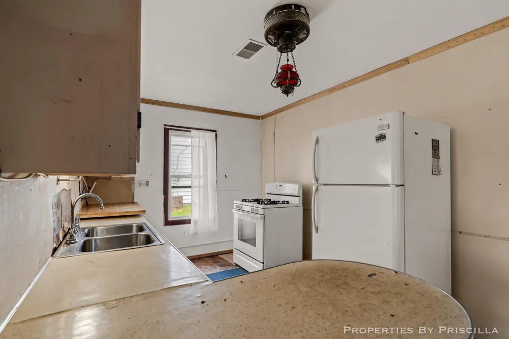 348 Ridgewood Street SE Kentwood City, MI 49548