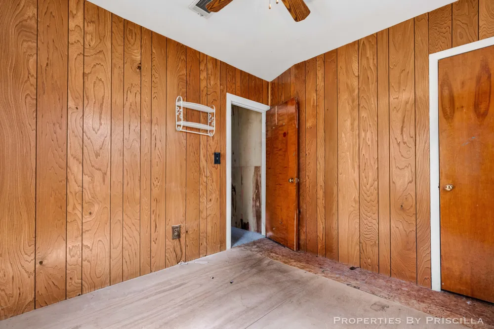 348 Ridgewood Street SE Kentwood City, MI 49548