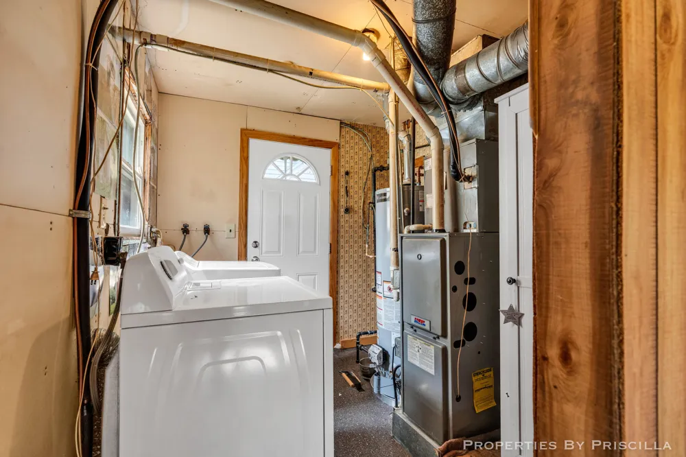 348 Ridgewood Street SE Kentwood City, MI 49548