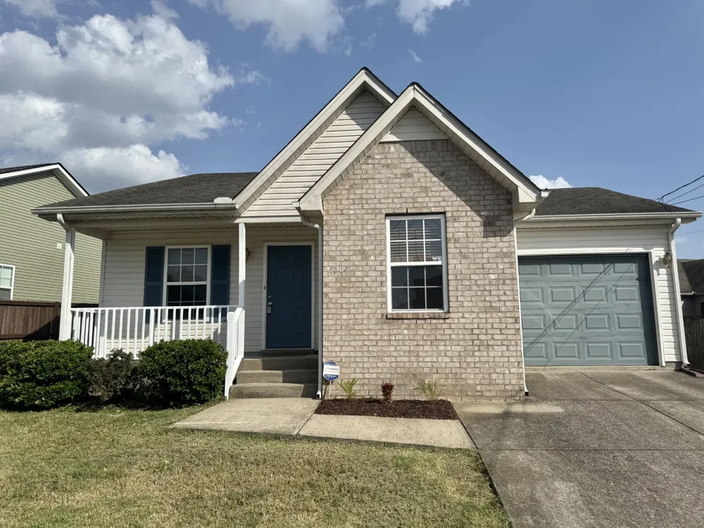 1204 Lakewalk Dr Antioch, TN 37013
