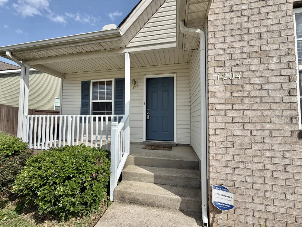 1204 Lakewalk Dr Antioch, TN 37013