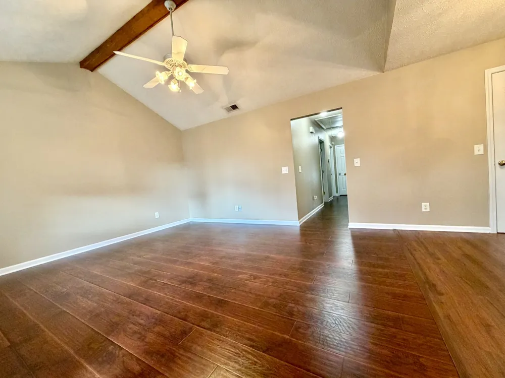 1204 Lakewalk Dr Antioch, TN 37013