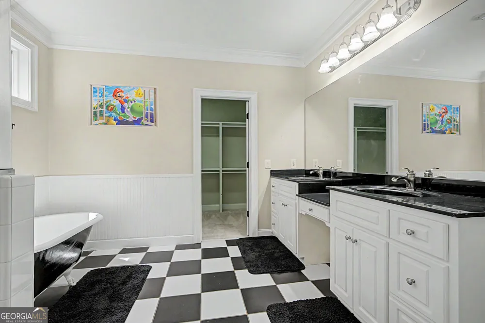 1223 Savannah LN Monroe, GA 30655